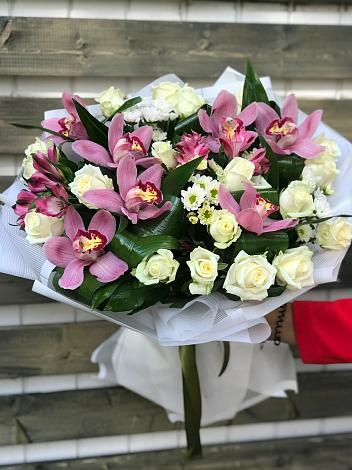 Букет цветов из: Розы и Хризантемы в Североонежск