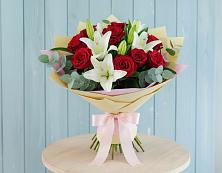 Букет цветов из:  Лилии и Розы в Североонежск