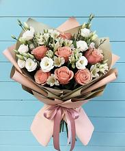 Букет цветов из:  Розы, Альстромерии и Лизиантусы #REPLACE_PRED# Североонежск