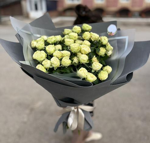 Букет Белые кустовые розы Солинеро в Североонежск