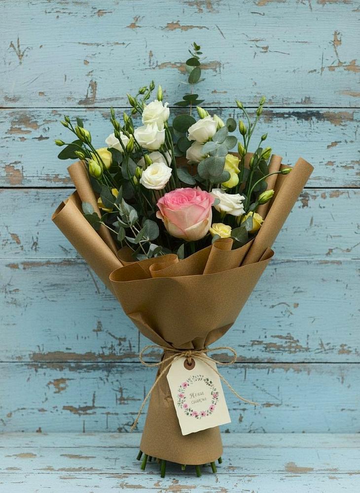 Букет цветов из: Розы и Лизиантусы в Североонежск