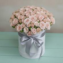 Цветочная композиция из Розы в шляпной коробке в Североонежск