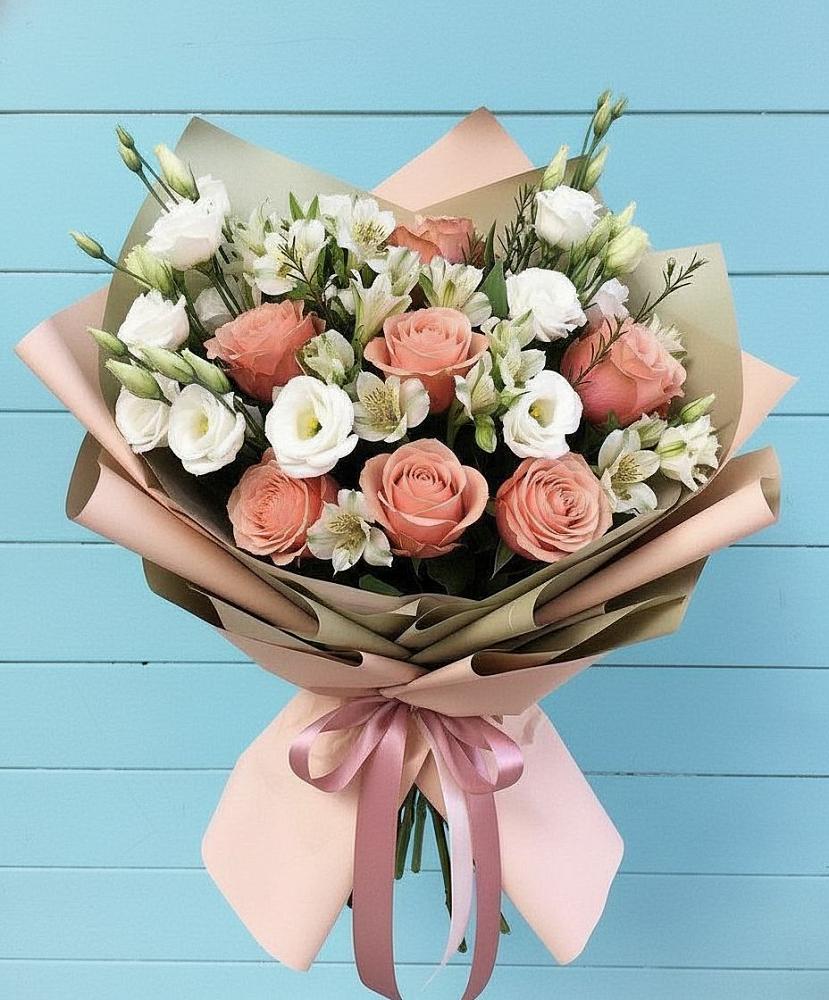 Букет цветов из: Розы, Альстромерии и Лизиантусы в Североонежск