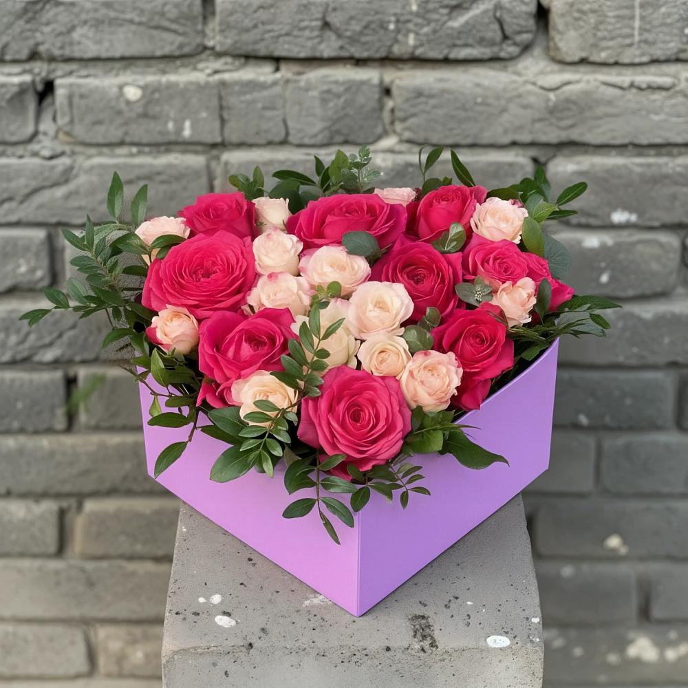 Цветочная композиция из Розы в коробке в Североонежск