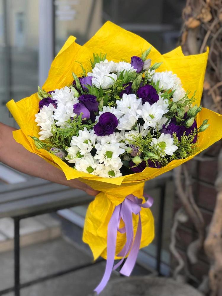 Букет цветов из: Ирисы, Хризантемы и Ромашки в Североонежск
