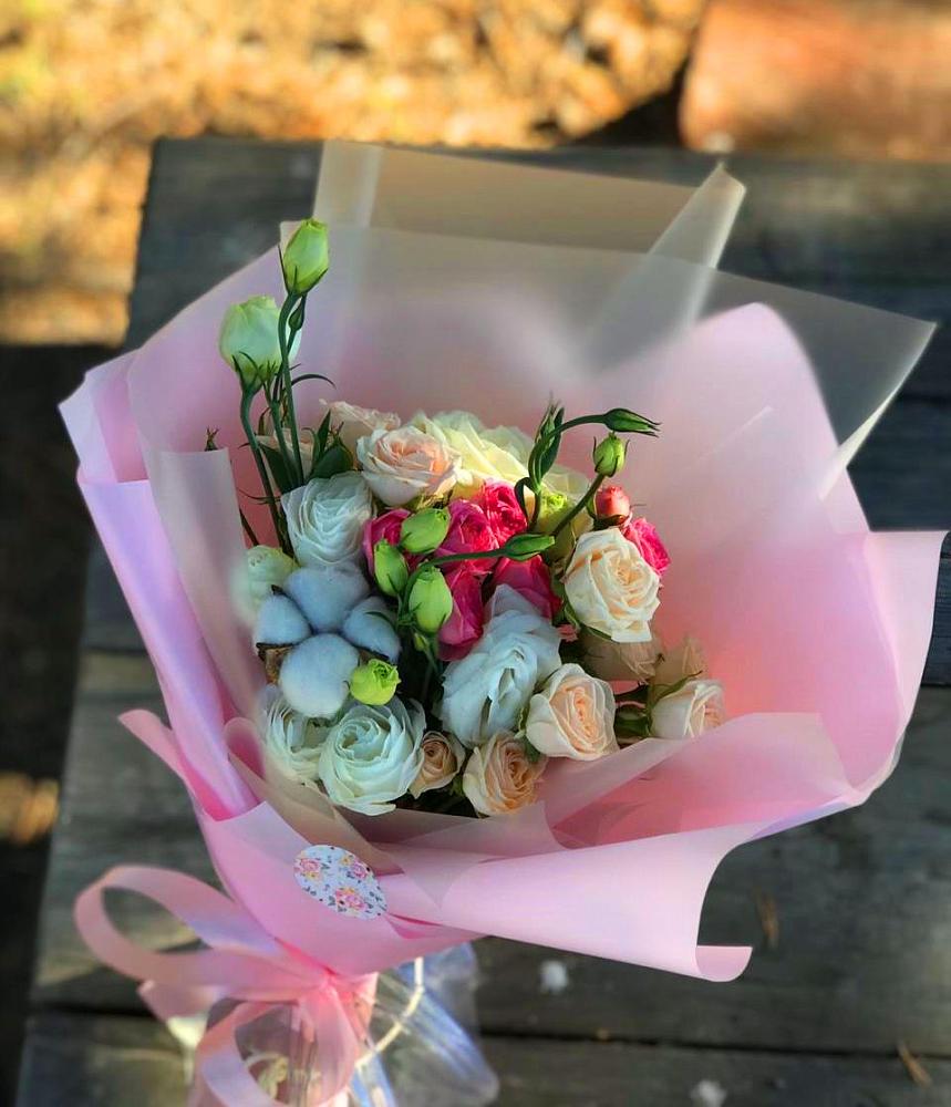 Букет цветов из: Розы и Лизиантусы в Североонежск