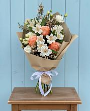 Букет цветов из:  Альстромерии, Лизиантусы, Розы и Хризантемы #REPLACE_PRED# Североонежск