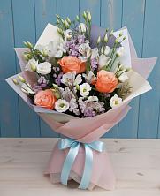 Букет цветов из:  Лизиантусы, Розы, Альстромерии и Гипсофила в Североонежск