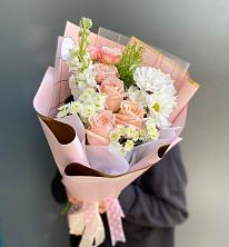 Букет цветов из:  Хризантемы и Розы в Североонежск