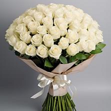 Букет 101 беля роза Белоснежка в Североонежск