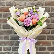 Букет цветов из:  Лизиантусы и Розы в Североонежск