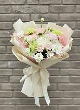 Букет цветов из:  Гвоздики, Розы, Лизиантусы и Хризантемы #REPLACE_PRED# Североонежск