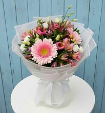 Букет цветов из:  Герберы, Альстромерии и Лизиантусы #REPLACE_PRED# Североонежск