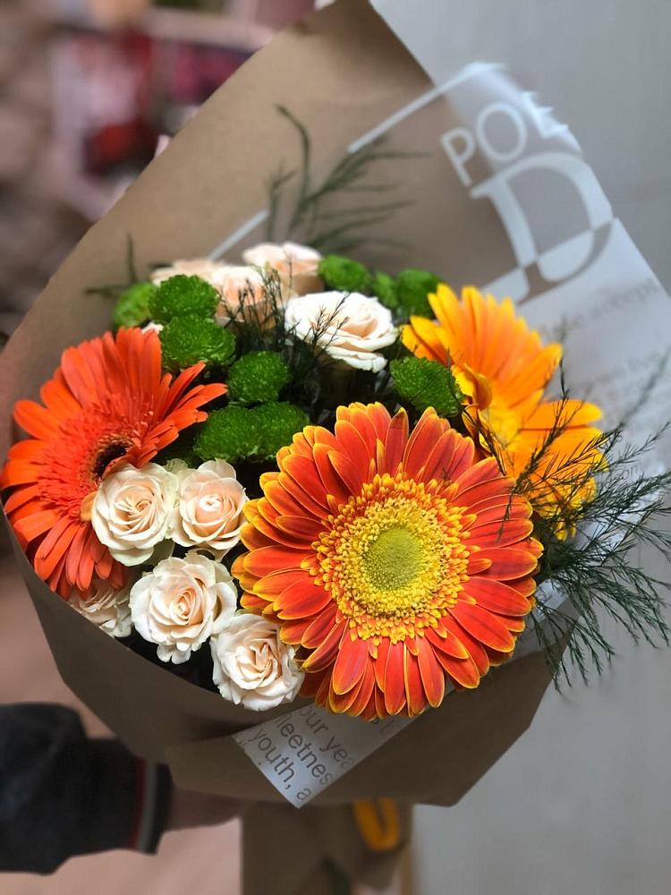 Букет цветов из: Герберы, Хризантемы и Розы в Североонежск