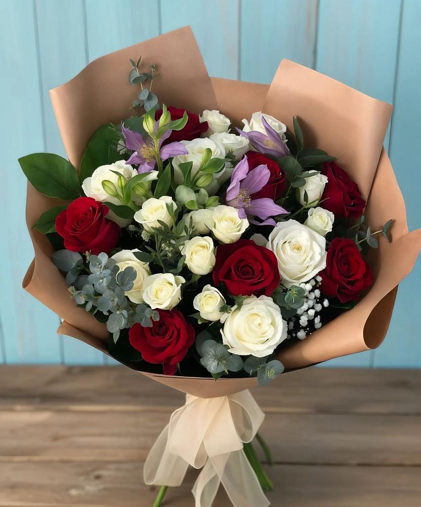 Букет цветов из: Розы и Альстромерии в Североонежск