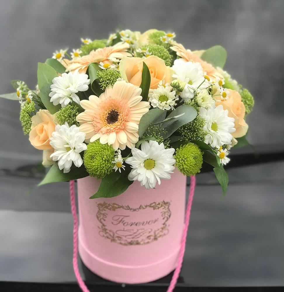 Цветочная композиция из Розы, Герберы и Хризантемы в шляпной коробке в Североонежск