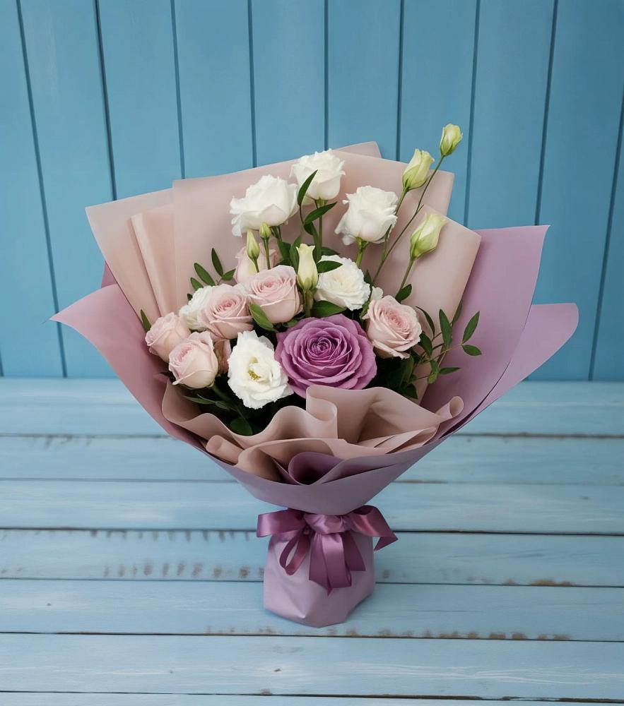 Букет цветов из: Розы и Лизиантусы в Североонежск